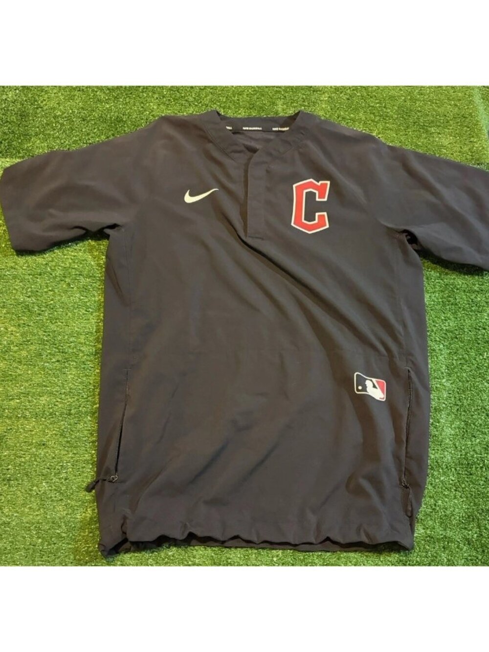 Cleveland Guardians jacket mens medium nike short sleeve 1/4 button lighweight